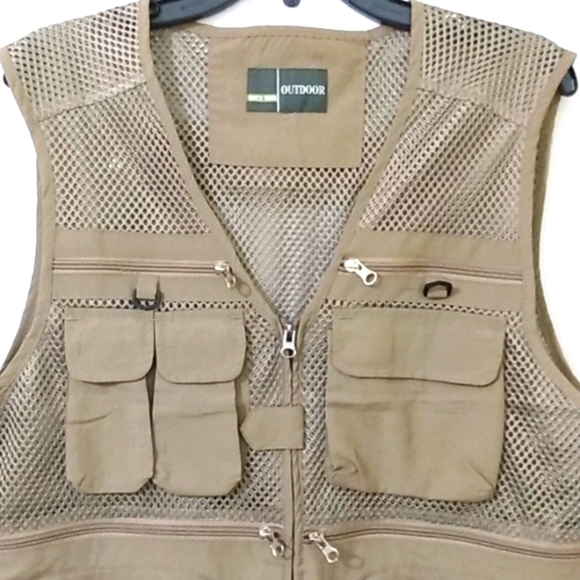 OUTDOOR TAN UTILITY VEST JACKET SIZE 38-40 NWOT - Picture 2 of 7